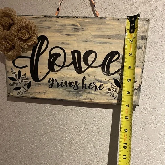 Love grows here rustic handmade sign - Picture 6 of 7